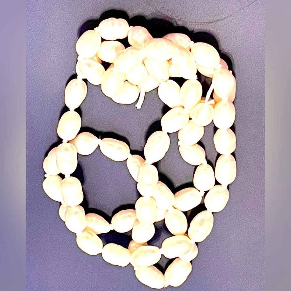 Gorgeous 25” Strand of 10mm Baroque Pearls - Picture 3 of 4